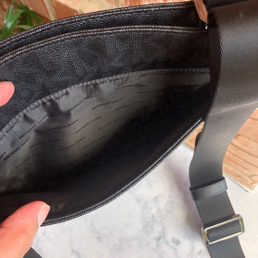 Michael Kors Black Men’s Messenger Bag - Picture 6 of 8